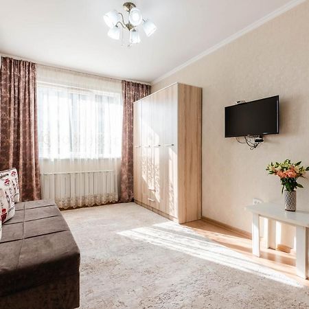 Akvarel Apartment Near Adk Alma-Ata Buitenkant foto