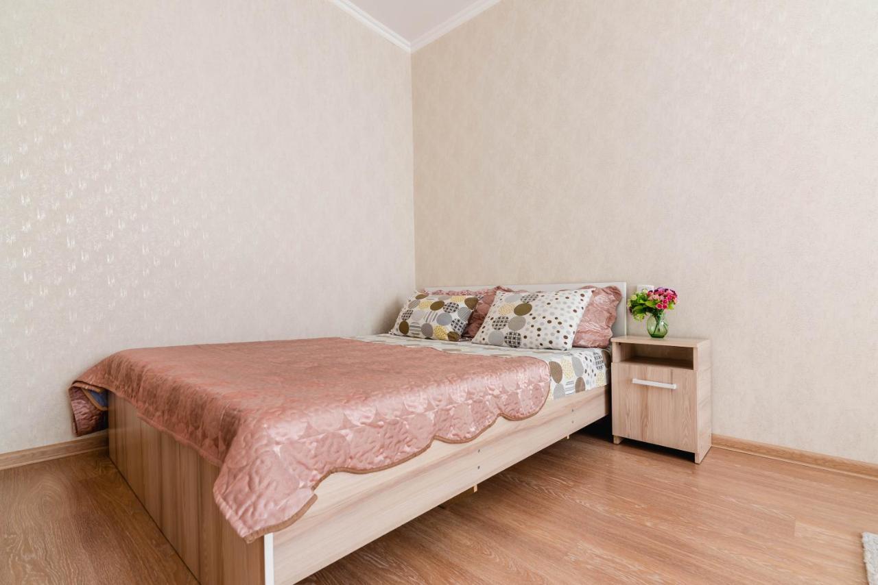 Akvarel Apartment Near Adk Alma-Ata Buitenkant foto