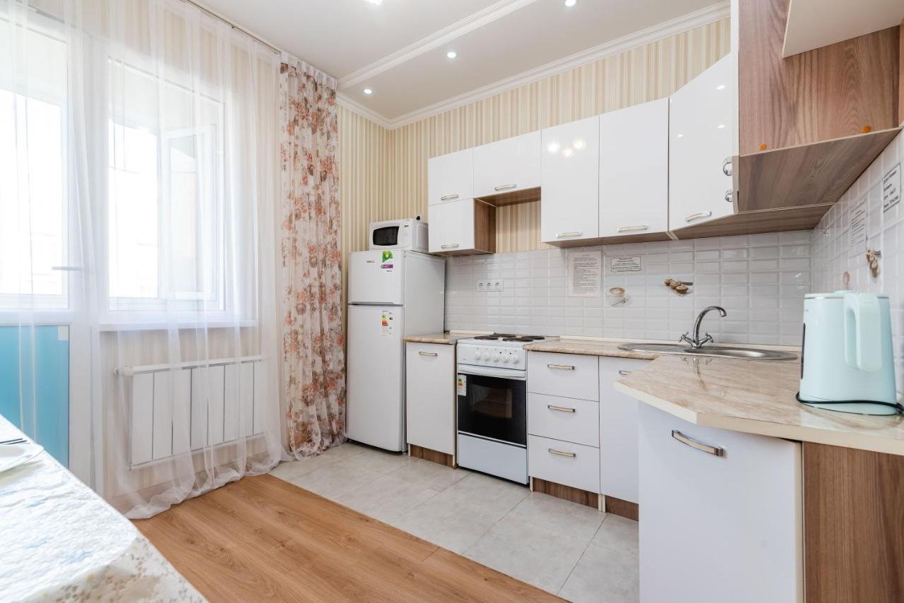 Akvarel Apartment Near Adk Alma-Ata Buitenkant foto
