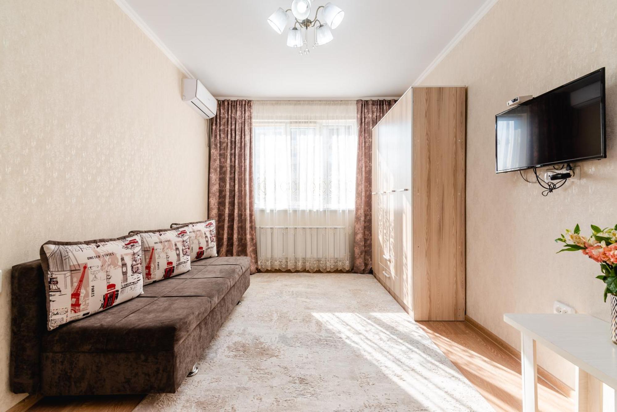 Akvarel Apartment Near Adk Alma-Ata Buitenkant foto