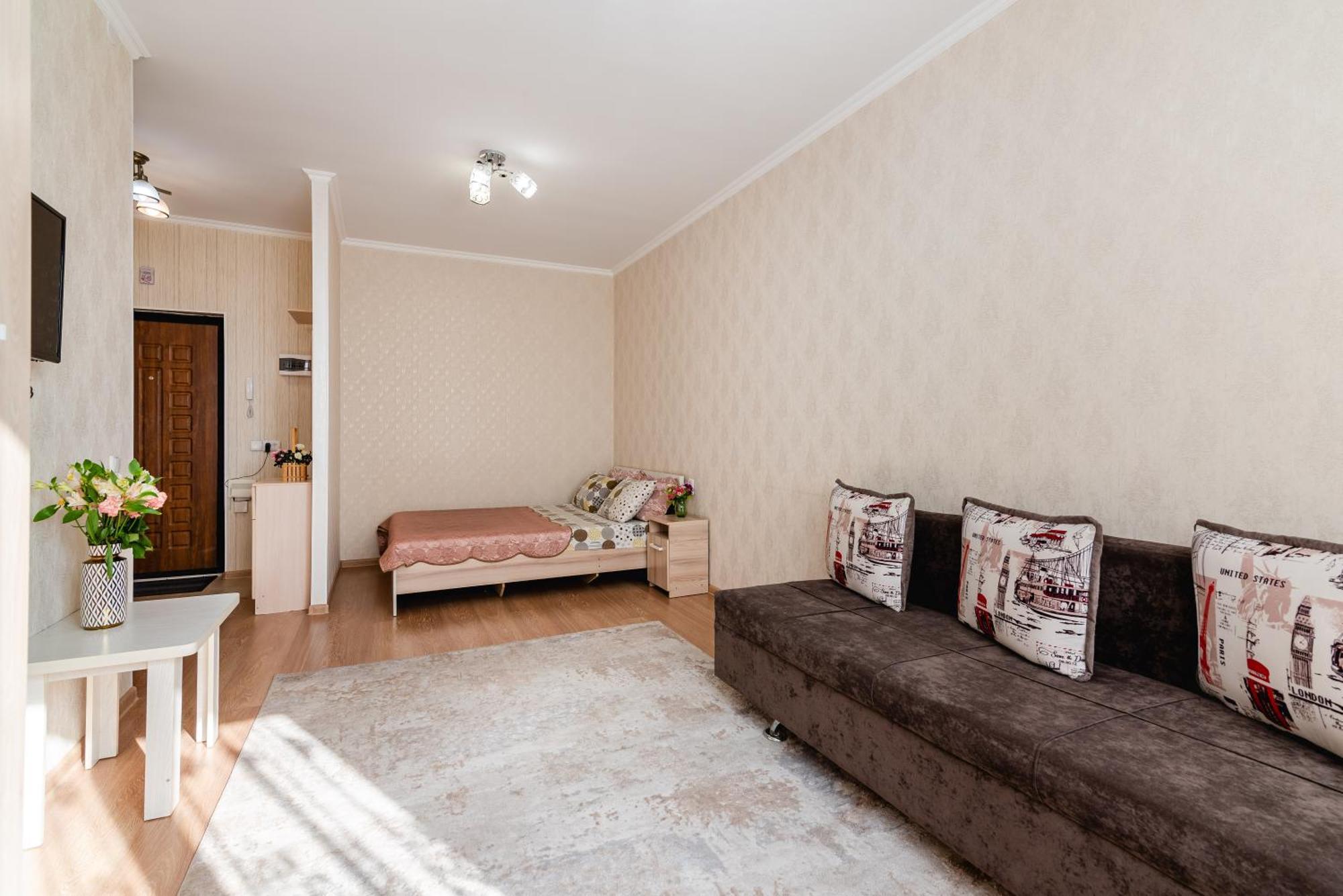 Akvarel Apartment Near Adk Alma-Ata Buitenkant foto